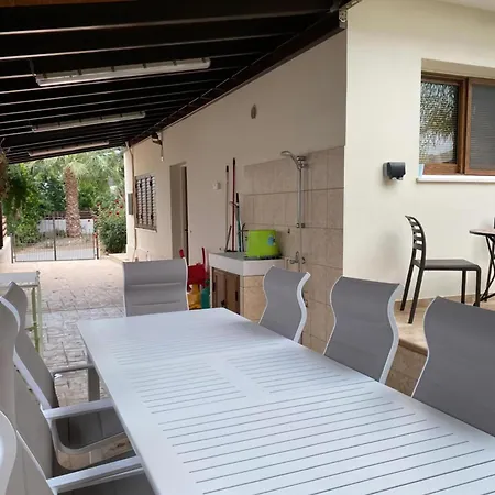 Penelope Guest house *